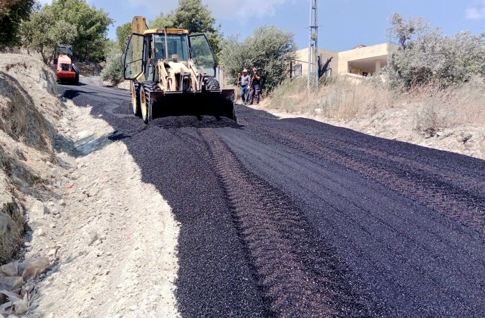 ANTAKYA BELEDİYESİ BEŞ MAHALLEDE ASFALT ÇALIŞMASI GERÇEKLEŞTİRDİ