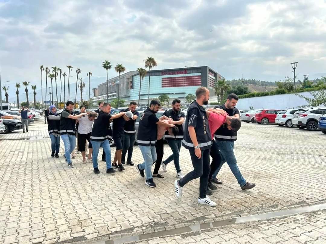 İSKENDERUN’DA YABANCI UYRUKLU ŞAHSIN ÖLDÜRÜRMESİNDE 5 TUTUKLAMA