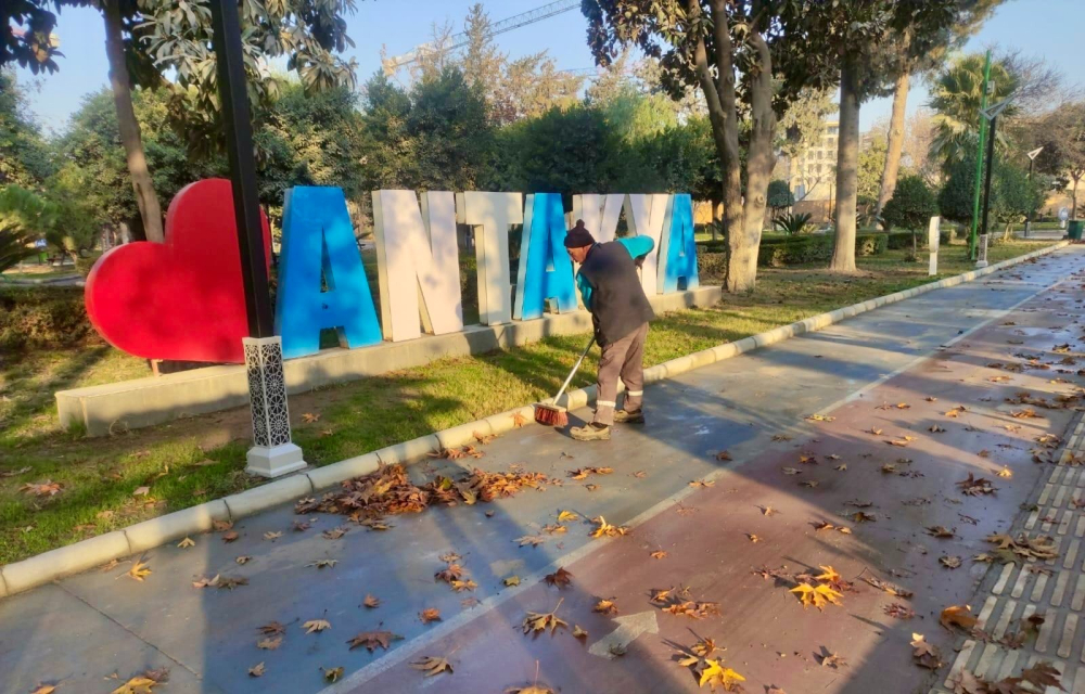 PARK VE YEŞİL ALANLARDA ÇALIŞMALAR DEVAM EDİYOR